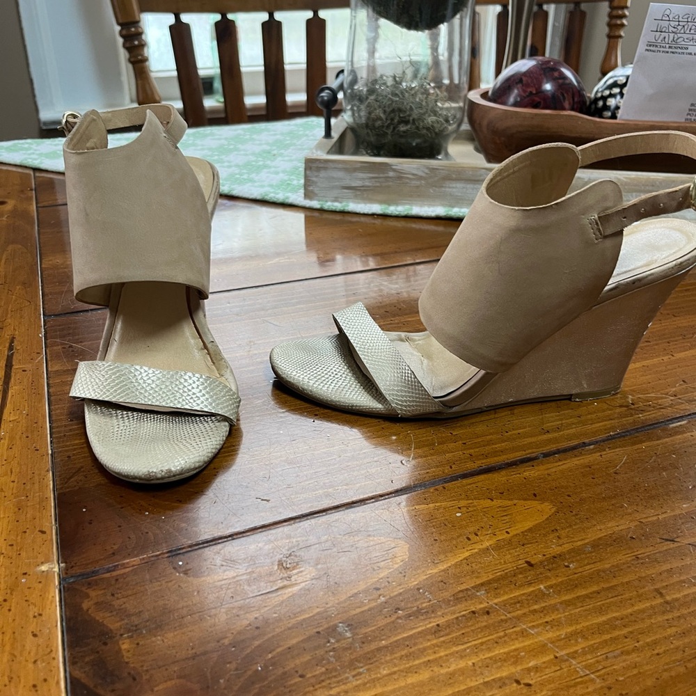 CL by Chinese Laundry Baja Wedge Sandals - Tan Snakeskin 9